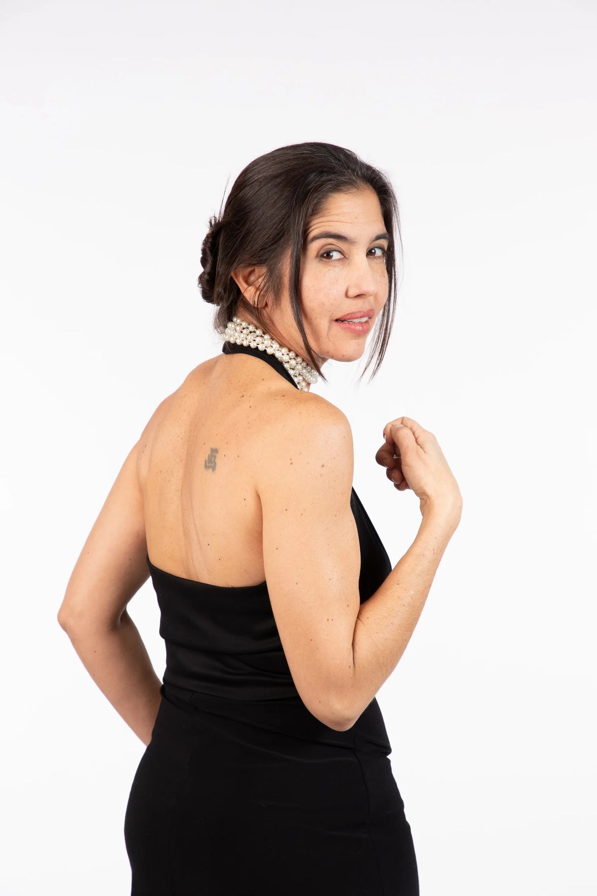 Collar Perlas  con Camelia negra