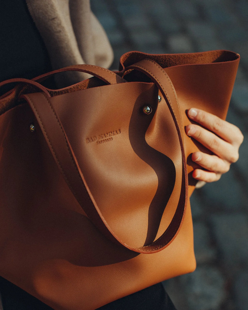 Bolso Piercing Camel